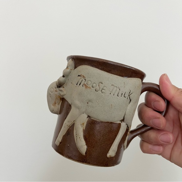 Set of Two Vintage 3D Textured Moose Milk Mugs for Coffee Tea Brown No Chips - Picture 9 of 9